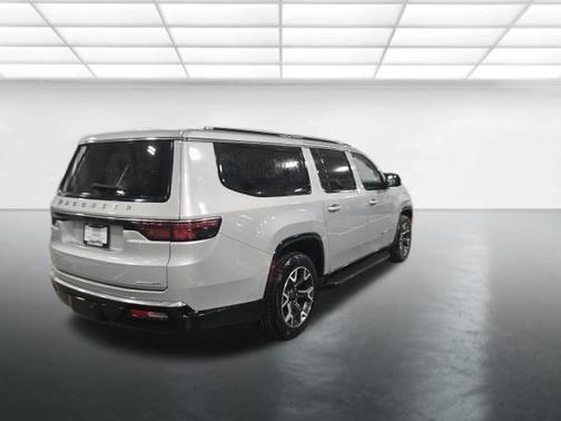 2023 Jeep Wagoneer L Series III 4x4