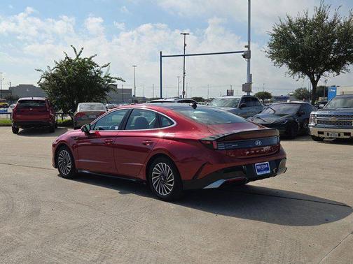 2024 Hyundai SONATA Hybrid Limited