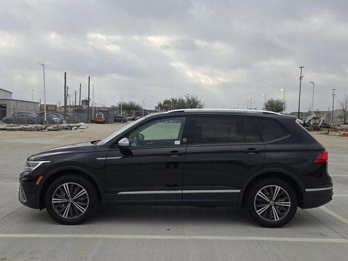 2024 Volkswagen Tiguan 2.0T Wolfsburg Edition