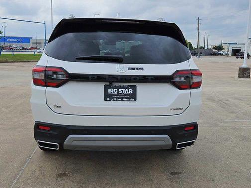2025 Honda Pilot Touring 8-Passenger