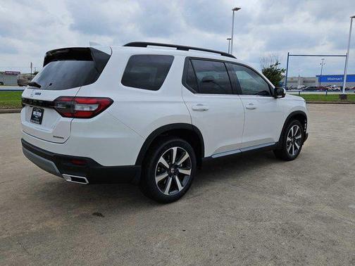 2025 Honda Pilot Touring 8-Passenger