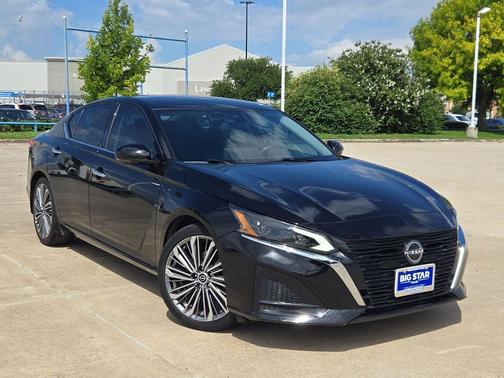Super Black 2024 Nissan Altima 2.5 SL