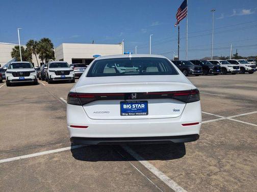 2025 Honda Accord LX 1.5T