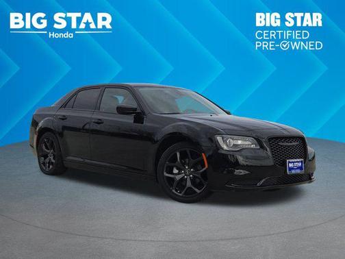 2022 Chrysler 300 Touring