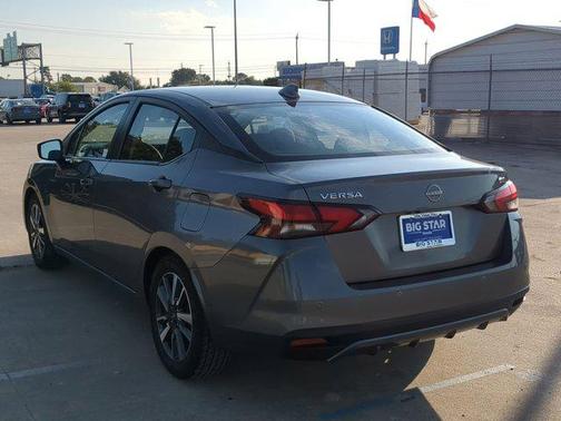 2023 Nissan Versa 1.6 SV