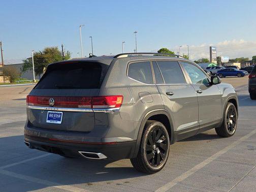 2025 Volkswagen Atlas 2.0T SE w/Technology