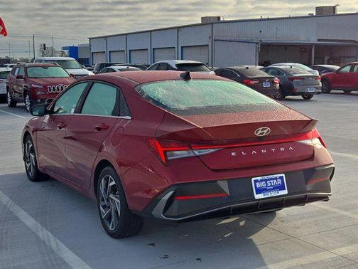 2025 Hyundai ELANTRA SEL