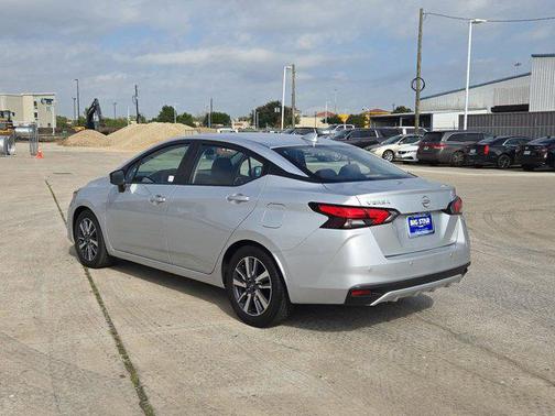 2023 Nissan Versa 1.6 SV