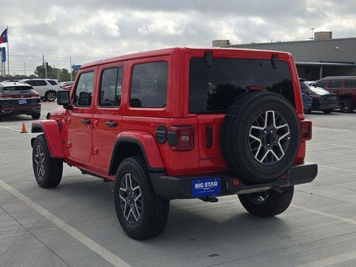 2025 Jeep Wrangler 4-Door Sahara 4x4