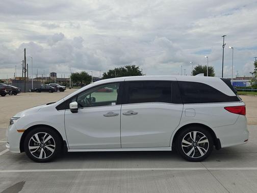 Platinum White Pearl 2021 Honda Odyssey Touring