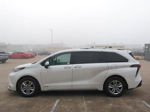2021 Toyota Sienna Limited 7-Passenger