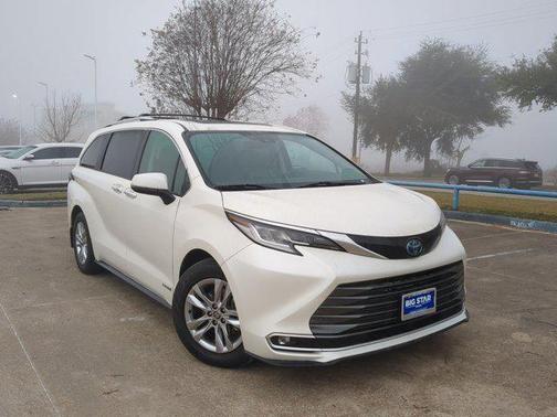 2021 Toyota Sienna Limited 7-Passenger