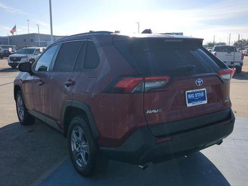 2022 Toyota RAV4 Hybrid LE
