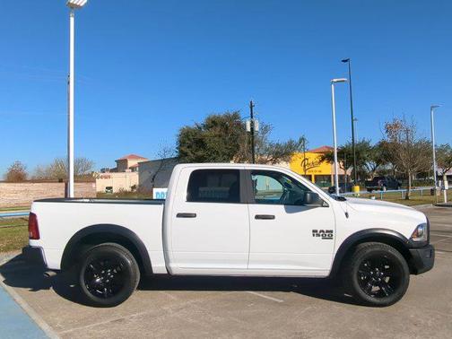 2024 RAM 1500 Classic Warlock Crew Cab 4x2 5'7' Box