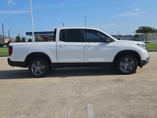 Platinum White Pearl 2026 Honda Ridgeline TrailSport