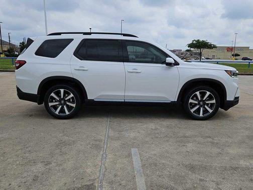 2025 Honda Pilot Touring 8-Passenger