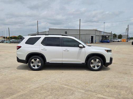 Platinum White Pearl 2026 Honda Pilot EX-L