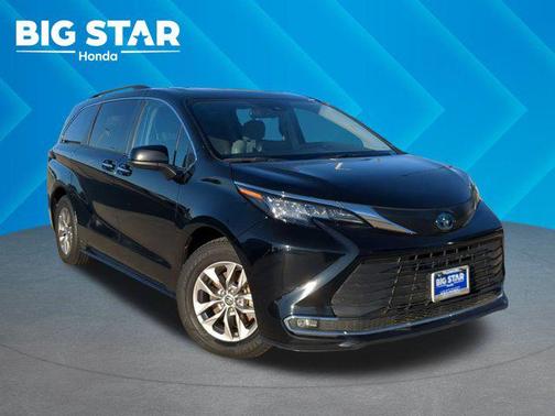 2023 Toyota Sienna XLE