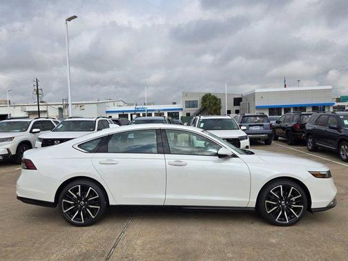 Platinum White Pearl 2026 Honda Accord Hybrid Touring
