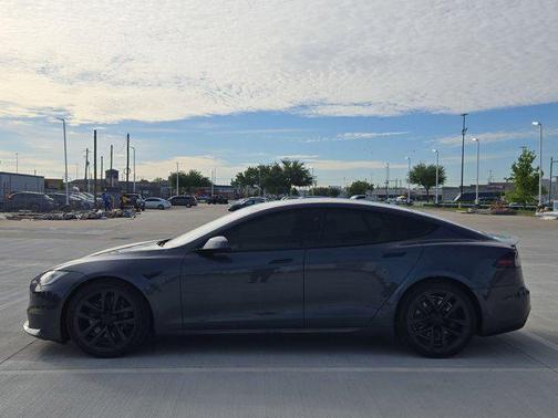 2022 Tesla Model S Plaid