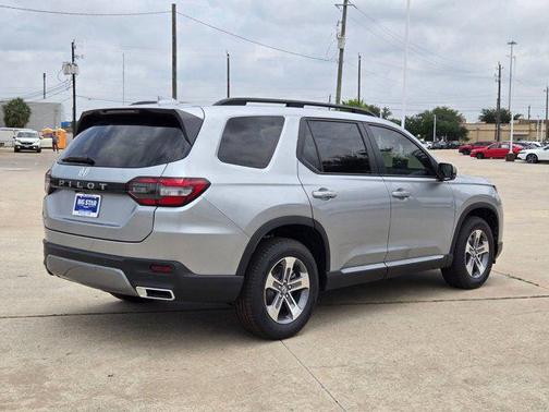 Solar Silver Metallic 2026 Honda Pilot EX-L