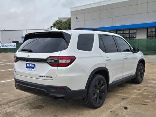 2026 Honda Pilot Black Edition