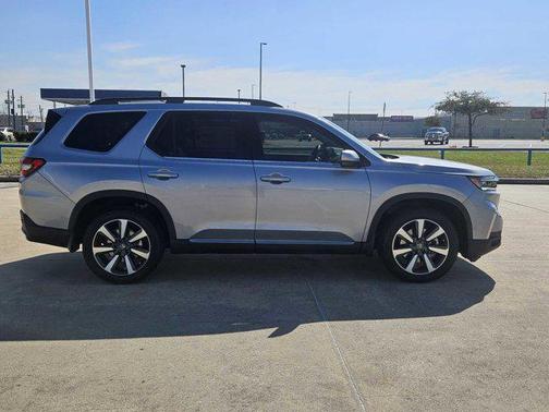 2025 Honda Pilot Touring 8-Passenger