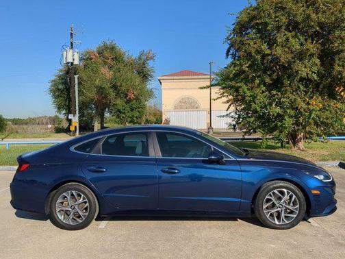 2022 Hyundai SONATA SEL