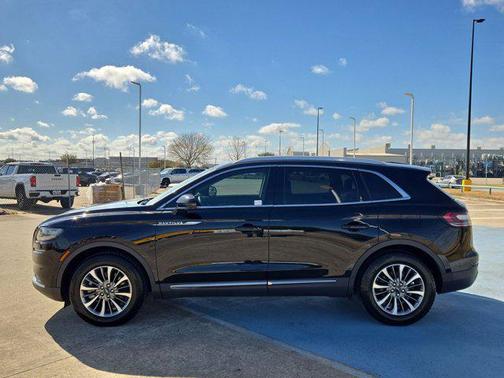 2023 Lincoln Nautilus Standard