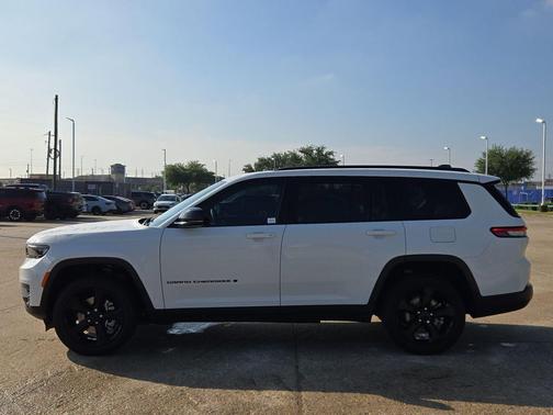 Bright White Clearcoat 2025 Jeep Grand Cherokee L Altitude