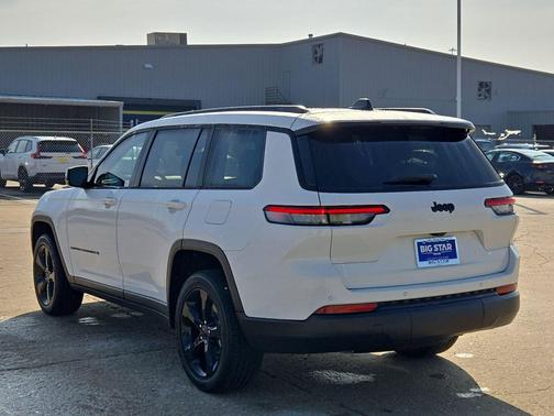 Bright White Clearcoat 2025 Jeep Grand Cherokee L Altitude