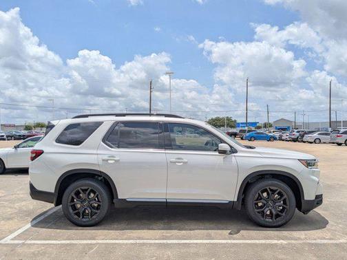 2025 Honda Pilot Touring 8-Passenger