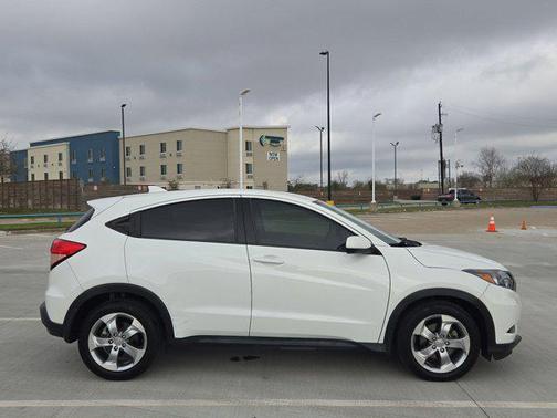 2017 Honda HR-V LX