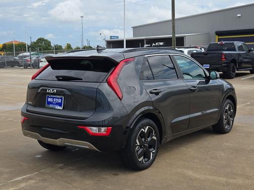 Graphite Gray 2024 Kia Niro EV Wind