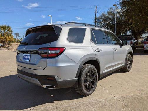 2025 Honda Pilot Touring 8-Passenger