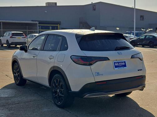 Platinum White Pearl 2024 Honda HR-V Sport