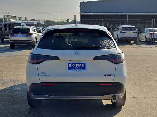 Platinum White Pearl 2024 Honda HR-V Sport