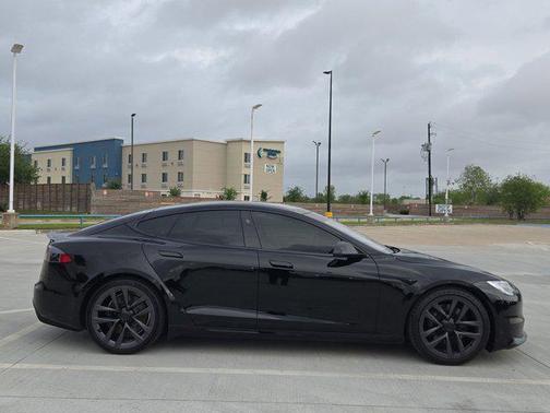 2021 Tesla Model S Plaid