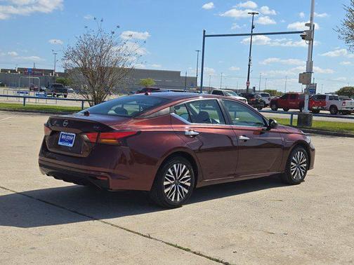 Garnet Pearl Metallic 2024 Nissan Altima 2.5 SV