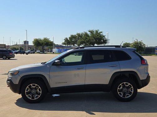 Billet Silver Metallic Clearcoat 2019 Jeep Cherokee Trailhawk