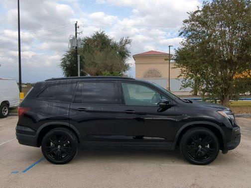 2022 Honda Pilot AWD Black Edition