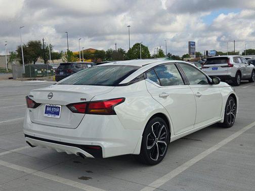 Pearl White Tricoat 2025 Nissan Altima SR FWD
