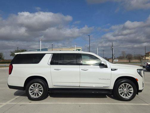 2024 GMC Yukon XL SLT