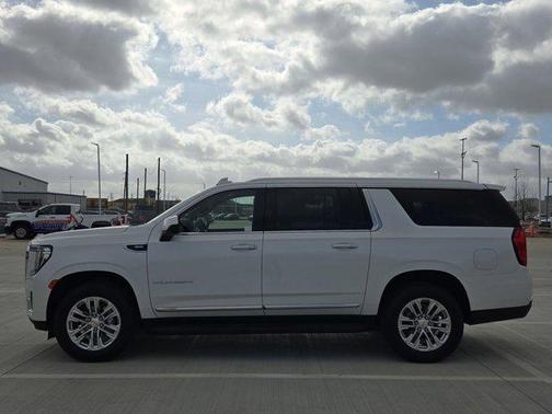 2024 GMC Yukon XL SLT