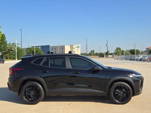 Mosaic Black Metallic 2024 Chevrolet Trax FWD ACTIV