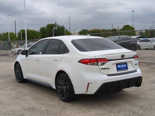 Ice Cap 2024 Toyota Corolla SE