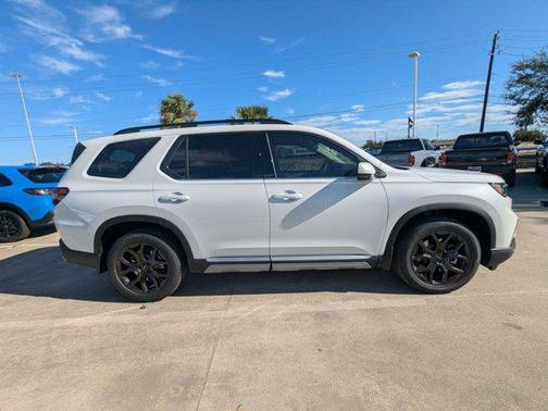 2025 Honda Pilot Touring 8-Passenger