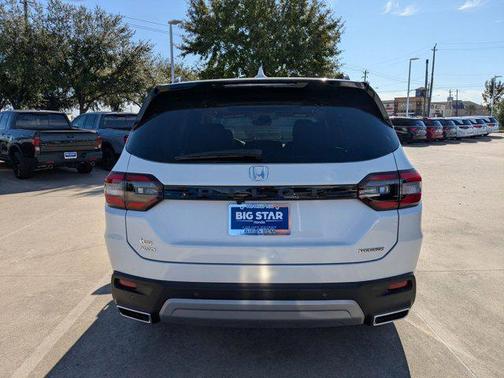 2025 Honda Pilot Touring 8-Passenger