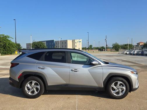 Shimmering Silver 2024 Hyundai TUCSON SEL