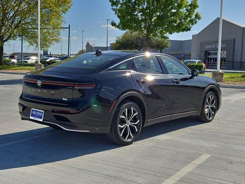 Black 2025 Toyota Crown XLE